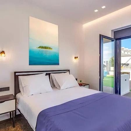 Tropicana By 빌라 헐소니소스